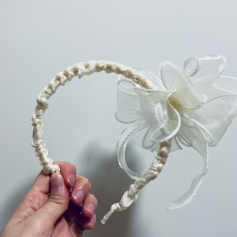 米白色 花型 蝴蝶  頭箍【亮光絲】 - 髮飾 - 其他人造纖維 白色