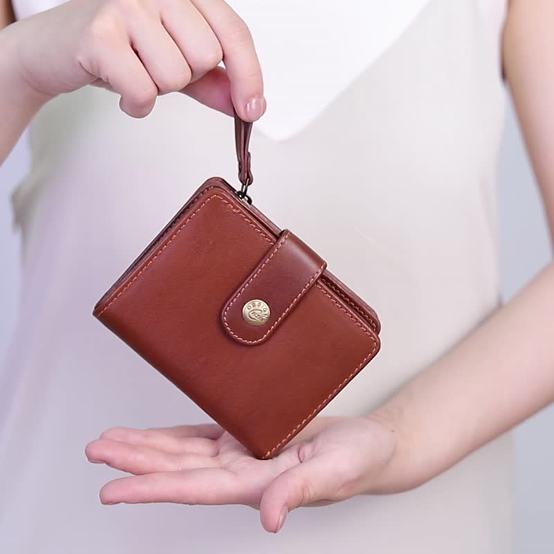 Short wallet / Genuine Leather / Brown color - Wallets - Genuine Leather Brown