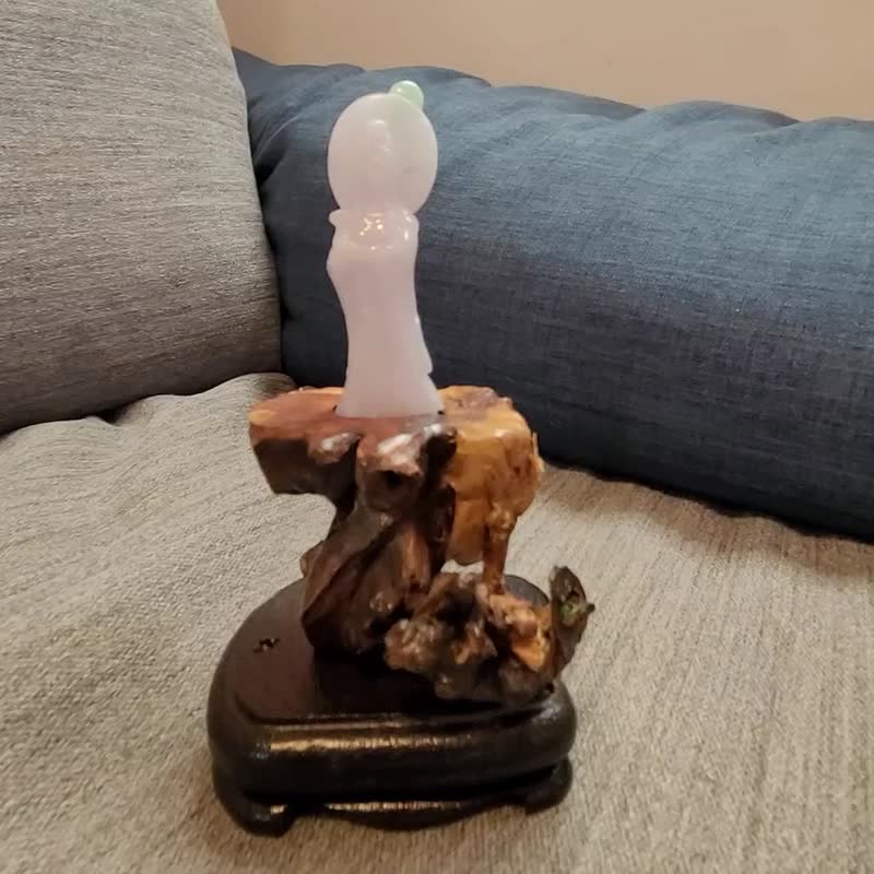 【親翠】天然翡翠 冰微紫牛奶底帶一抹果綠超美觀音擺飾 附木座 - 擺飾/家飾品 - 玉石 多色