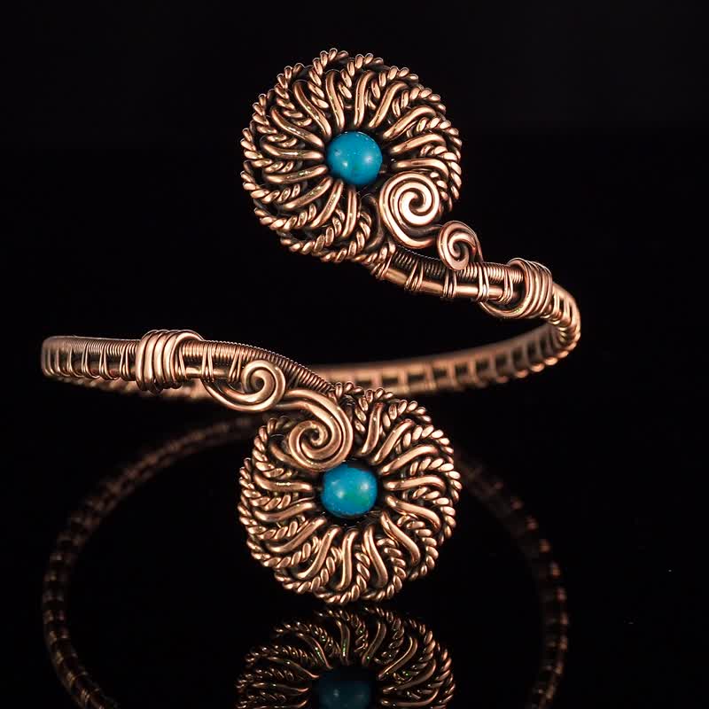 Chrysocolla cuff bracelet for woman, Copper wire wrapped flower bangle - 手鍊/手鐲 - 寶石 綠色