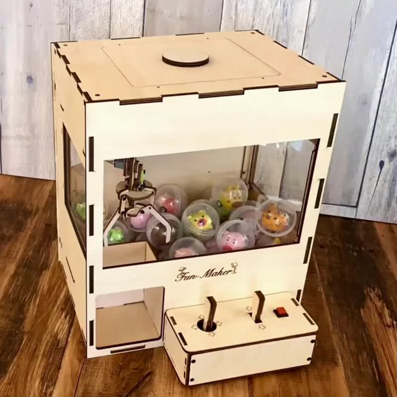 [DIY Handmade Gift] Wooden Electric Claw Machine - Free 20 Gacha Toms and Customized Text - Wood, Bamboo & Paper - Wood Pink