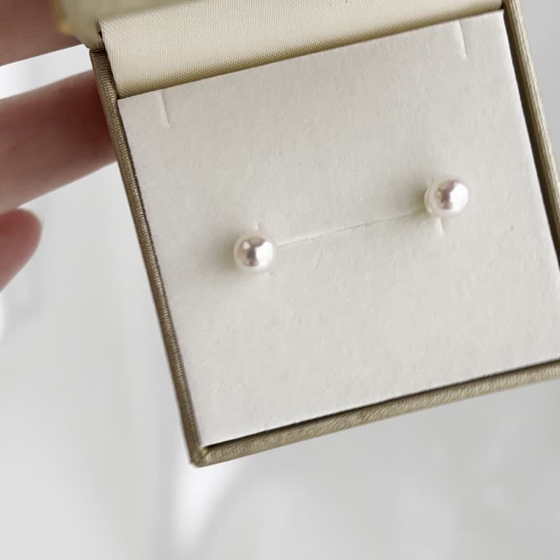 5.5-6mm akoya pearl stud earrings 18K solid yellow gold - Earrings & Clip-ons - Pearl White