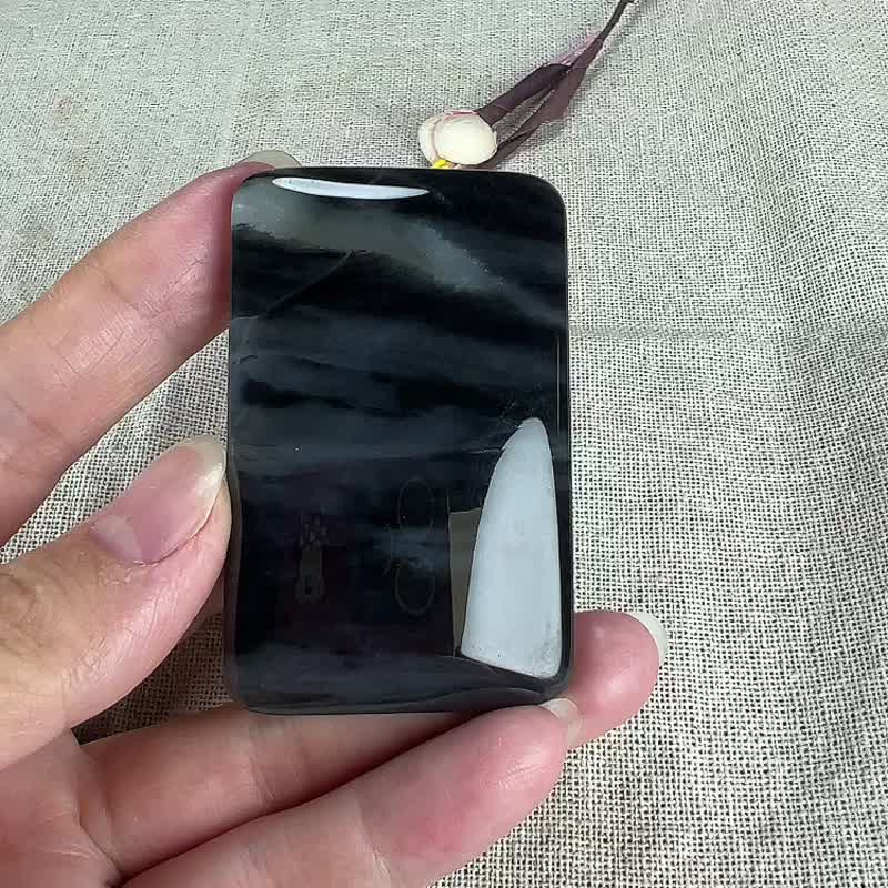 天然新疆和田玉青花籽料無事牌平安牌吊墜玉質細膩油潤色澤柔許願 - 吊飾/掛飾 - 玉石