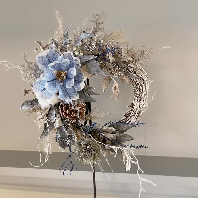 Flora.Artist.Studio Blue Christmas Wreath Everlasting Wreath Exchange Gift - Plants & Floral Arrangement - Plants & Flowers Blue