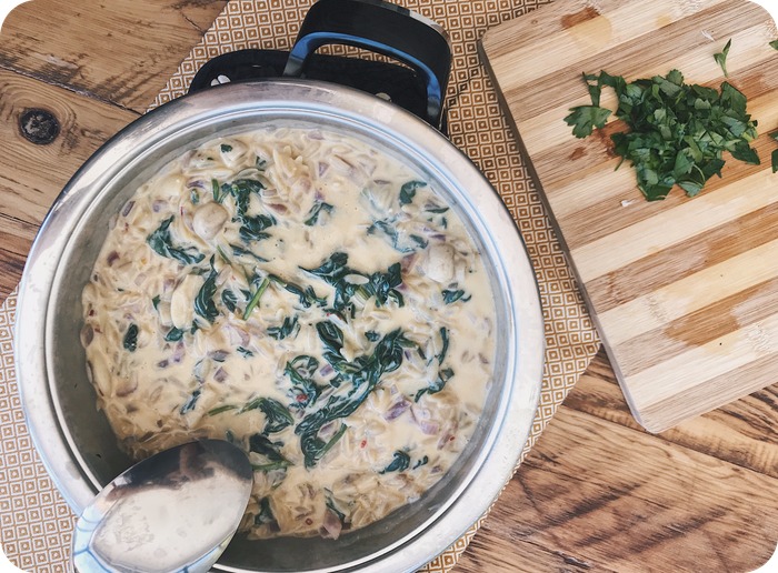 Creamy lemon spinach mushroom orzo soup