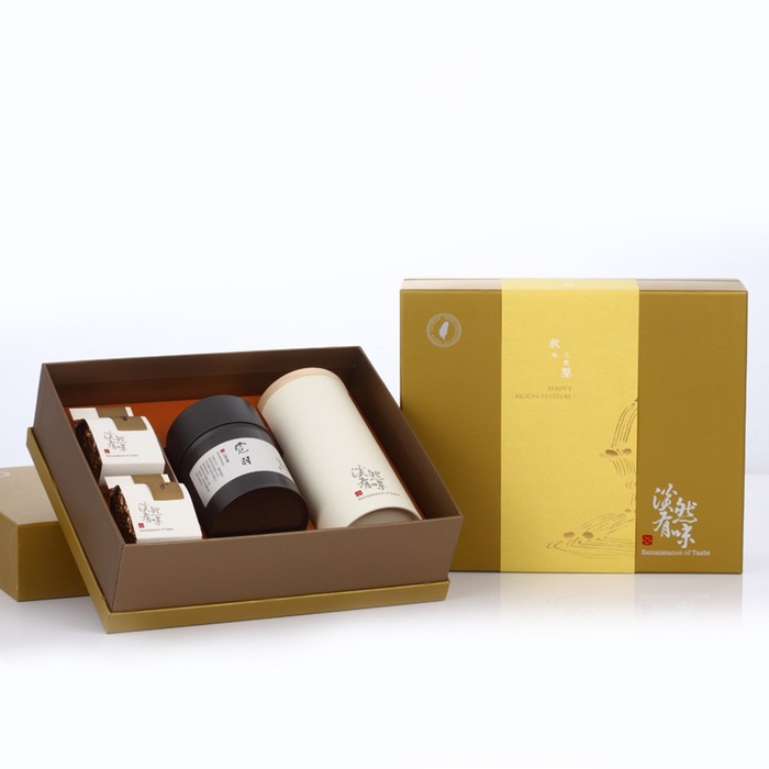 Taiwanese tea gift set in canisters and boxes