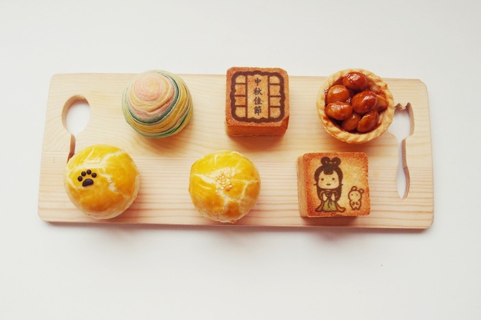 Egg yolk pastry dan huang su mooncake gift set