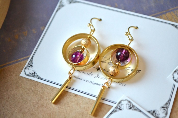 2018 horoscope and birthstones gifts for Capricorn: garnet earrings