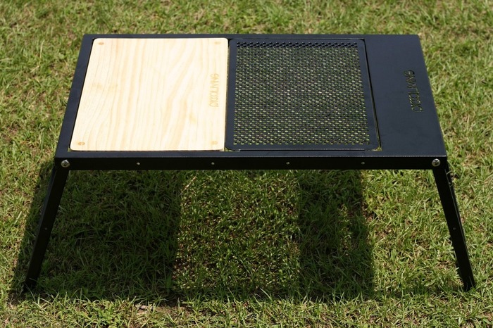 Camping folding table
