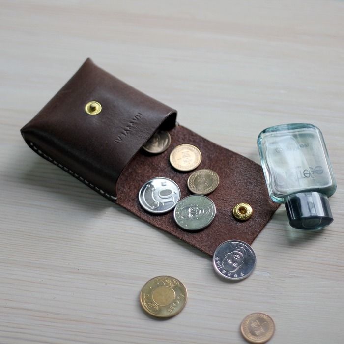 Wallet gift ideas for men: DIY coin pouch