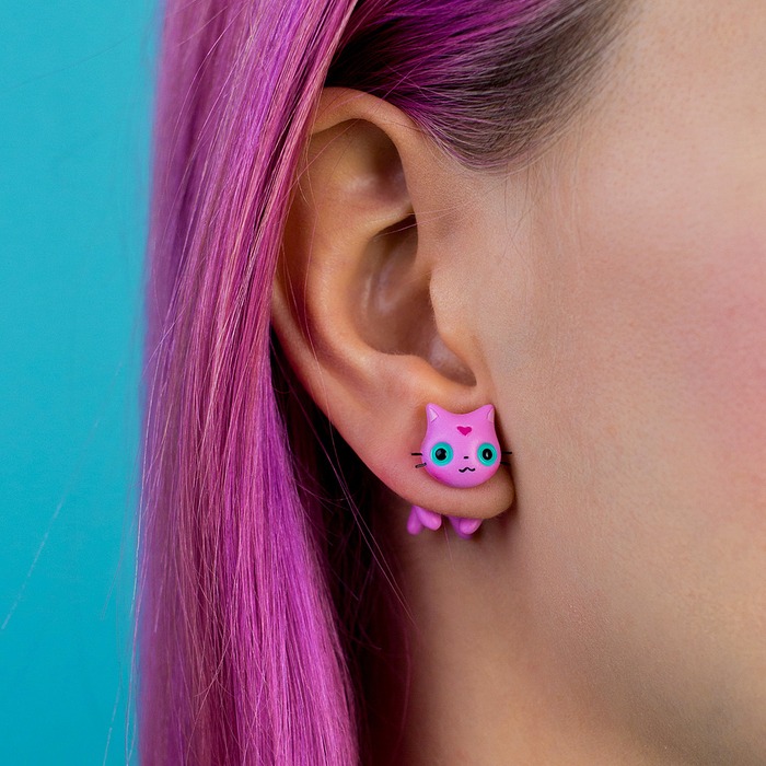 Back-front pink heart cat earring