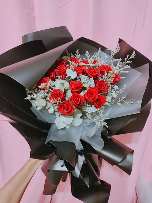Flora Flower Preserved Rose Bouquet-Red Rose Manor - Shop floraflower1 Dried  Flowers & Bouquets - Pinkoi