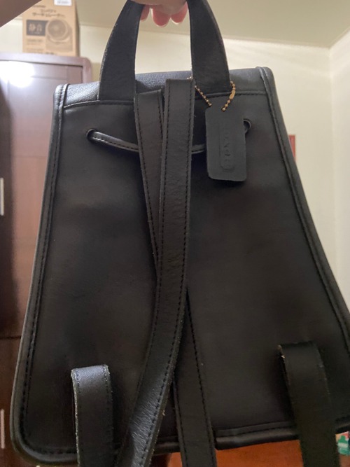 黒 vintage coach old backpack turn lock Vintage Coach Turnlock Leather Backpack – Folklore