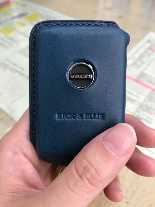 Customized Handmade Leather Volvo Car key Case.Car Key Holder/Case,Gift -  Shop pixiakepxk Keychains - Pinkoi