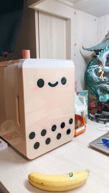 This Smoko Mini Fridge Looks Like A Cup Of Boba Tea