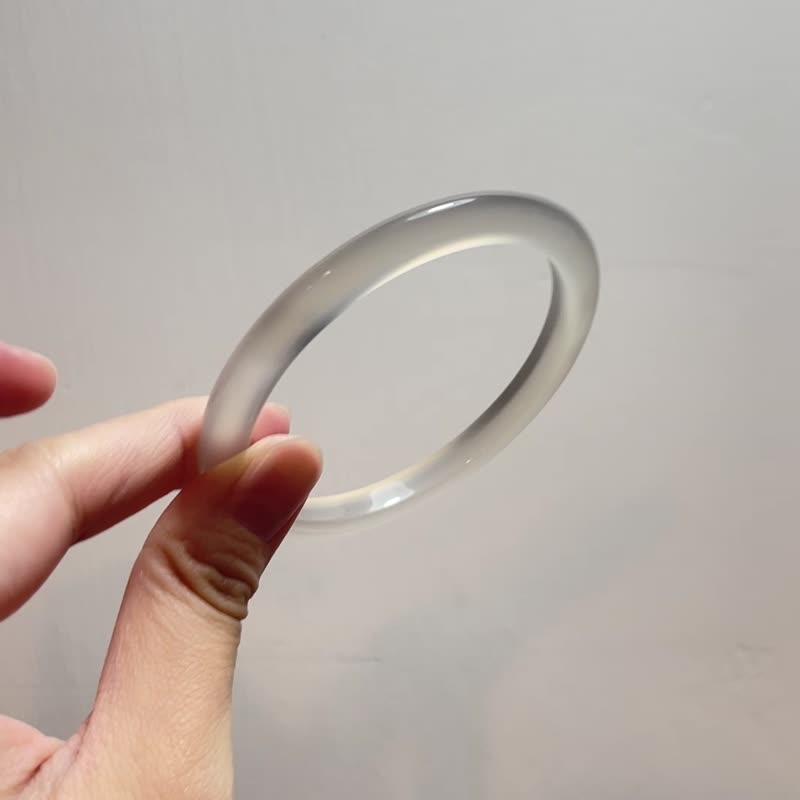 兔寶頑石//玻璃體馬達加斯加玉髓 內徑58mm - 手鍊/手環 - 玉石 