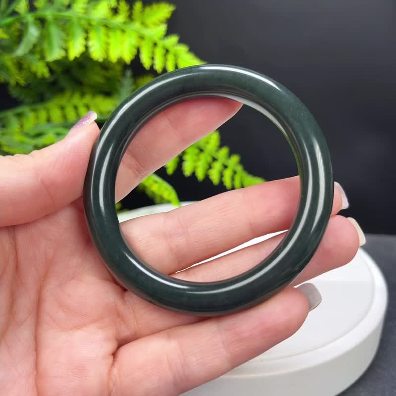 藍調塔青和田玉手鐲 52MM 圓條墨綠複古玉手環 附證書 平安吉祥 - 手鍊/手環 - 玉石 