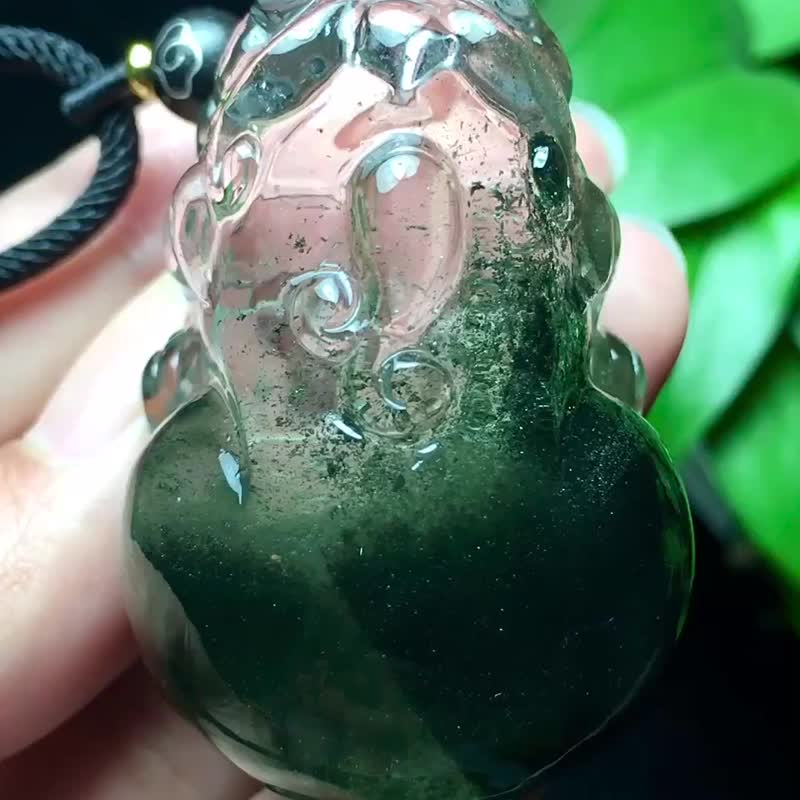 天然巴西星光綠幽靈葫蘆吊墜  雕工精美 造型飽滿圓潤 晶體透徹 - 吊飾/掛飾 - 水晶 