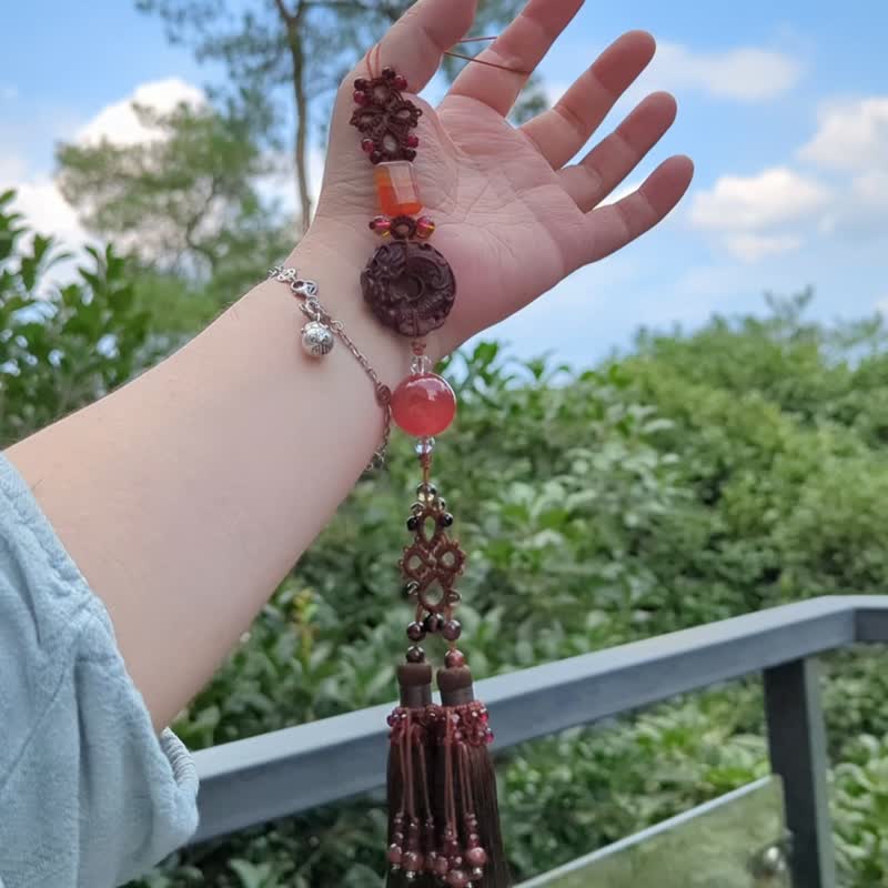 Agate tassel mahogany carved fish turning into dragon Hanfu waist pendant tassel fan pendant - พวงกุญแจ - คริสตัล สีแดง