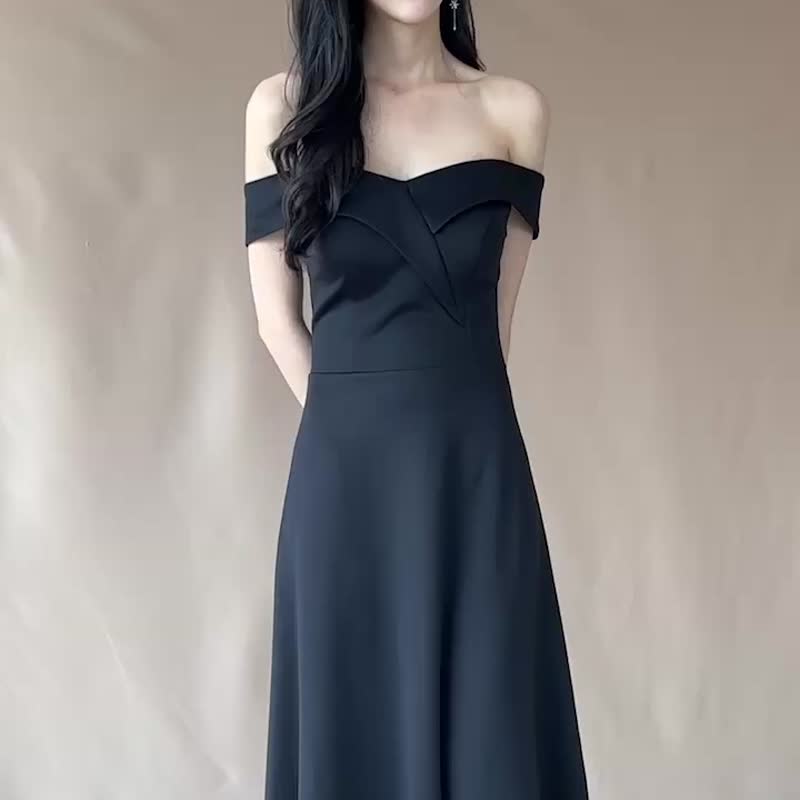 A-line off-shoulder long dress - ชุดราตรี - เส้นใยสังเคราะห์ สีดำ