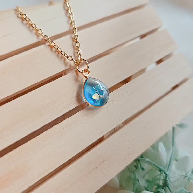 Yanyu handmade 14K gold-filled necklace pendant clavicle chain gift clover water drop luminous temperament - สร้อยคอ - เรซิน สีน้ำเงิน