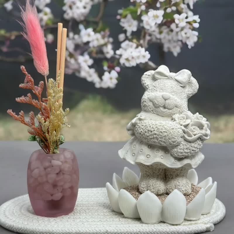 New product Jing Nian Good Luck Fragrance Lamp Holder Series Healing Doll Rose Bear Exquisite Elegant New Aesthetics - Items for Display - Cement White