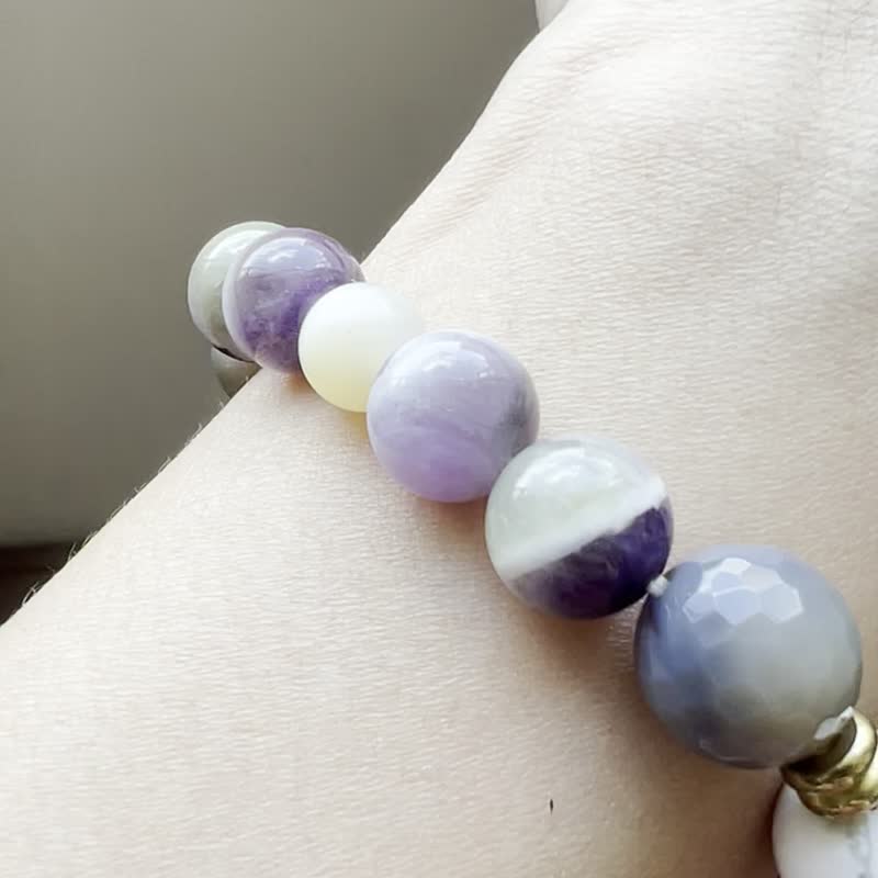 ||Purple Sakura|| Crown Chakra Crystal Mine Noble Energy Bracelet. Amethyst/Sakura Agate/White Turquoise Only One Piece - สร้อยข้อมือ - คริสตัล สีม่วง