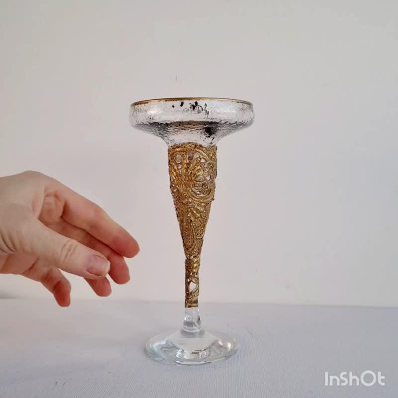 Gold Glass Candle Holder Handcrafted Vintage-Inspired Glass Candle Holder - เทียน/เชิงเทียน - แก้ว สีทอง