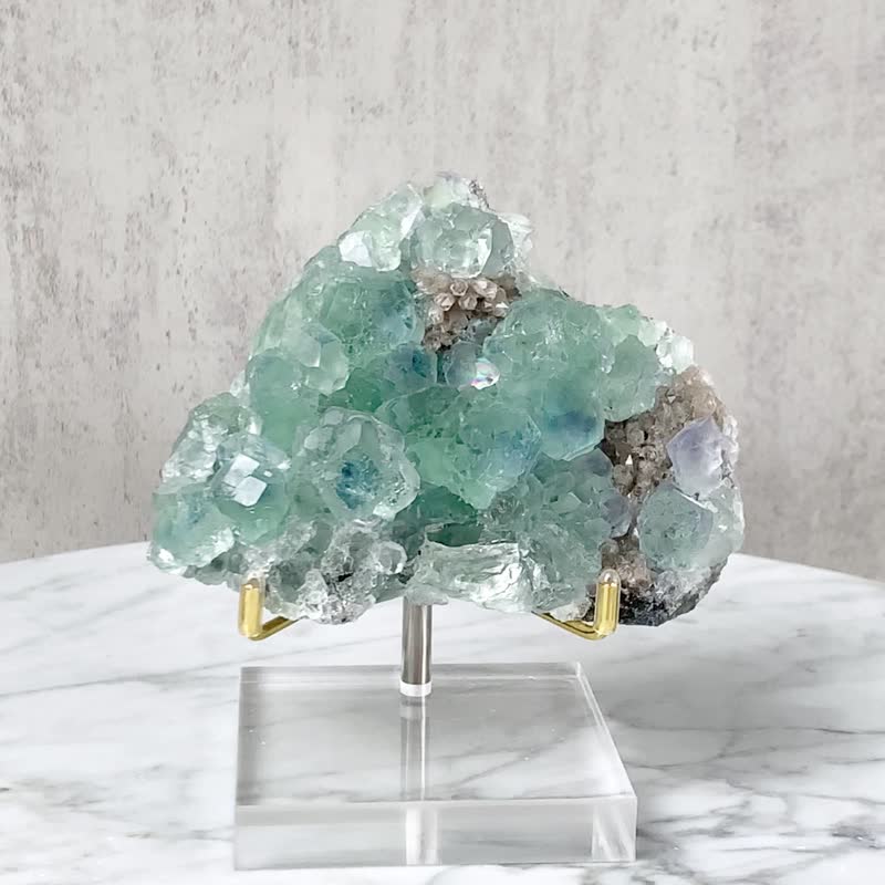 Collectible Blue Heart Stone Symbiotic White Crystal Cluster // Purifies the space and brings calmness // Comes with a free base - Items for Display - Crystal Green