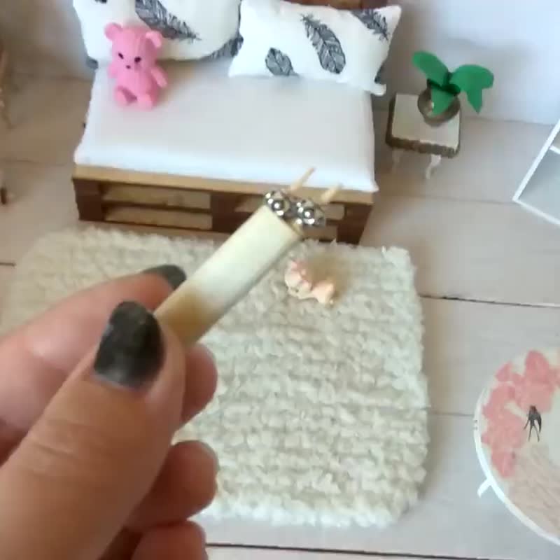 ミニチュア羊皮紙の巻物2枚セット、古い紙の写本ユダヤ人の神殿。ドール - 知育玩具・ぬいぐるみ - 紙 ゴールド