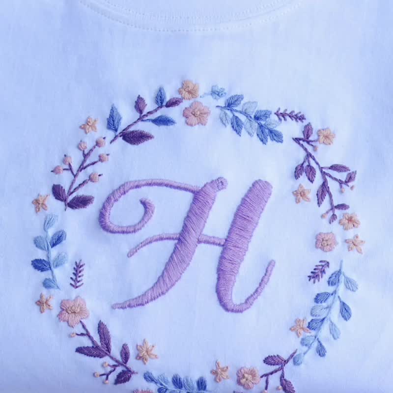 Zuo Na hand-made letters custom embroidery hand-made diy material bag t-shirt Tanabata gift beginner surname self-embroidery - เย็บปัก/ถักทอ/ใยขนแกะ - ผ้าฝ้าย/ผ้าลินิน 