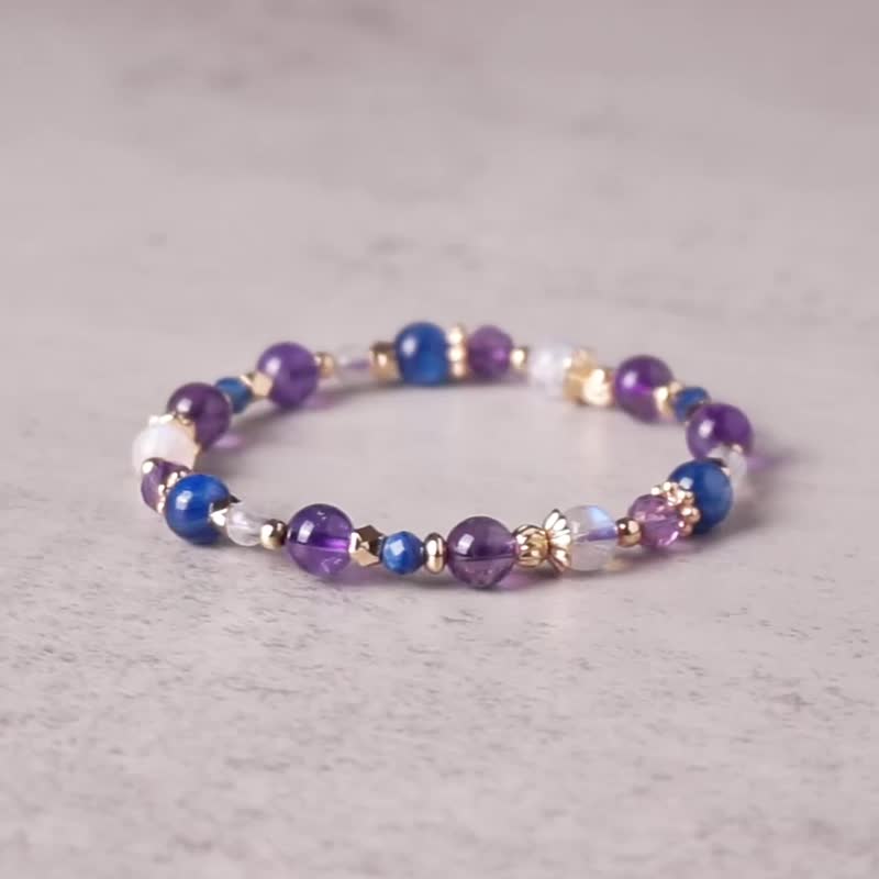Fantasy Adventure // Amethyst Stone Moonstone Bracelet // Wisdom, insight, calmness and destiny - Bracelets - Crystal Purple