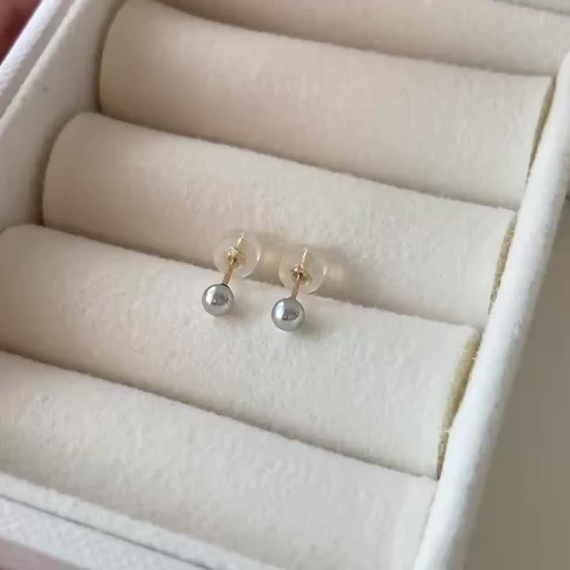 Akoya pearls, undyed and untoned, Aurora Madama 3.5-4mm earrings, Japanese ear nails, wedding ear nails, Japanese pearls, pearl ear nails, akoya pearls, Sairin Chinju Festival daily ritual items - ต่างหู - ไข่มุก สีเทา