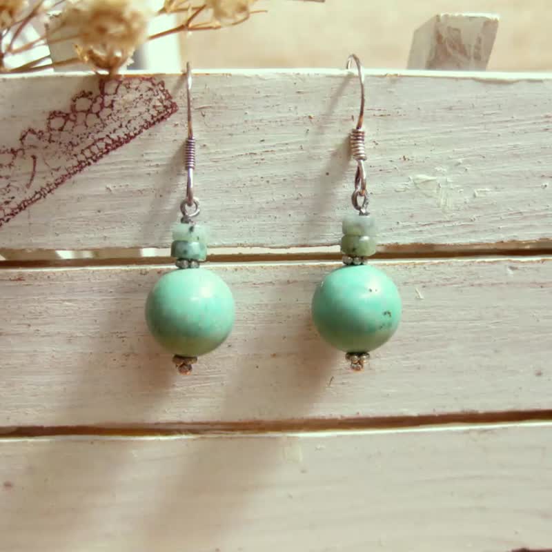 Christmas ornaments Christmas gift box | sterling silver design earrings old turquoise + Silver(ear hooks) / retro matching - Earrings & Clip-ons - Stone Green