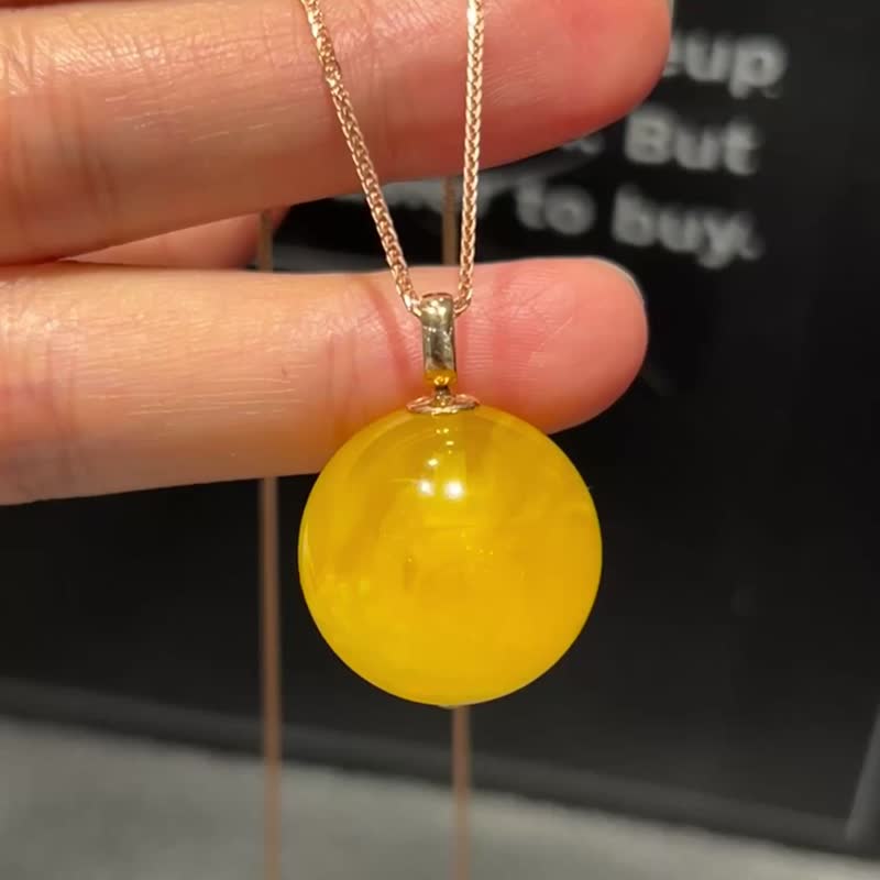 天然蜜蠟圓珠吊墜 俄料高品質 18k金重工鑲嵌 - 吊飾/掛飾 - 水晶 
