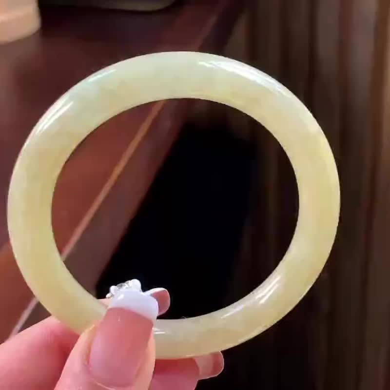冰種翡翠天然翡翠玉鐲A玉手鐲 玉鈪 • 糯冰種柚子蜜翡翠圓鐲 - 手鍊/手環 - 玉石 黃色