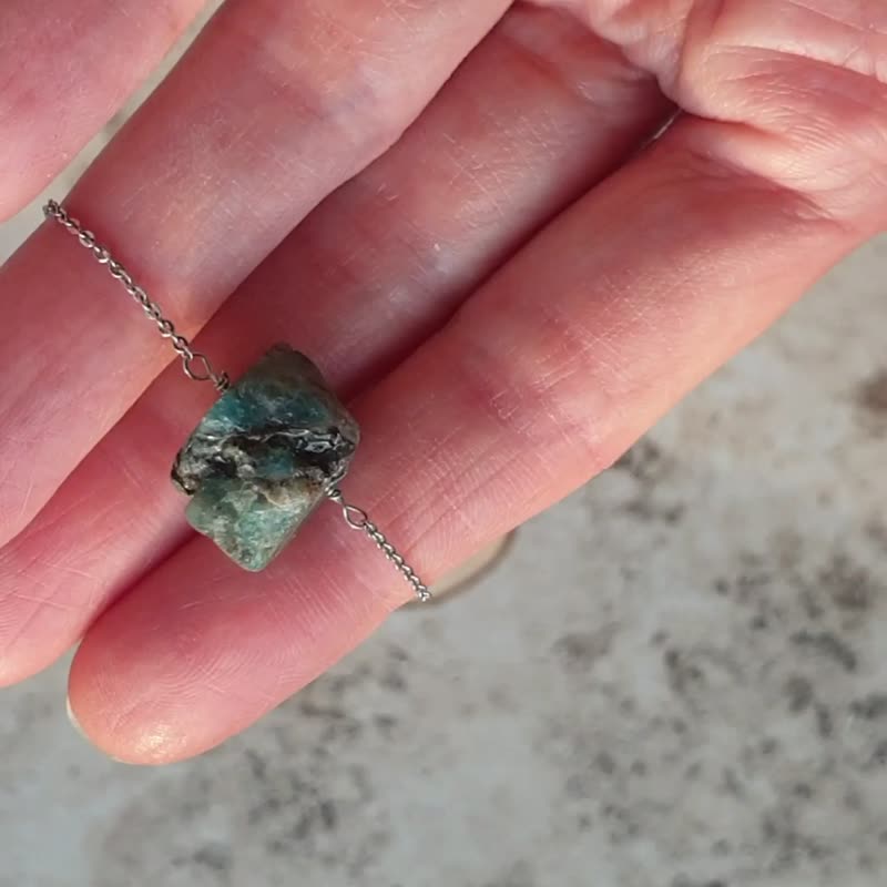 Rough Apatite Necklace, 925 Silver, cord, aries gem, scorpio crystal, Leo stone - 項鍊 - 寶石 藍色
