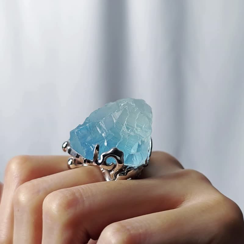 稀有頂級藍螢石 雪山 智慧 事業 戒指 內徑16.5mm 單品 禮物 收藏 - 戒指 - 寶石 藍色