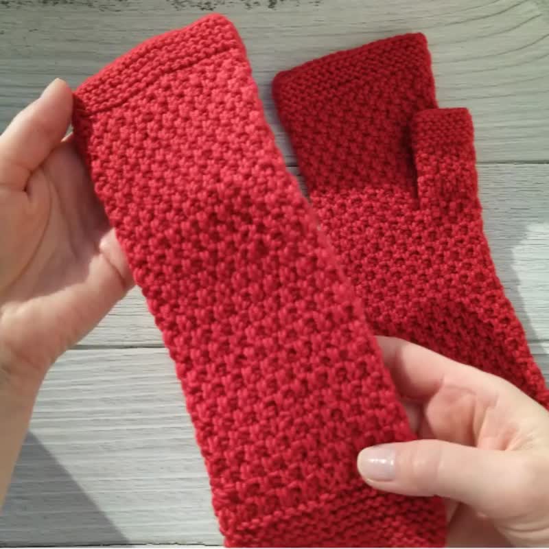 Red fingerless gloves for women, Knitted fingerless gloves handmade, 聖誕禮物包裝 - Gloves & Mittens - Wool Red