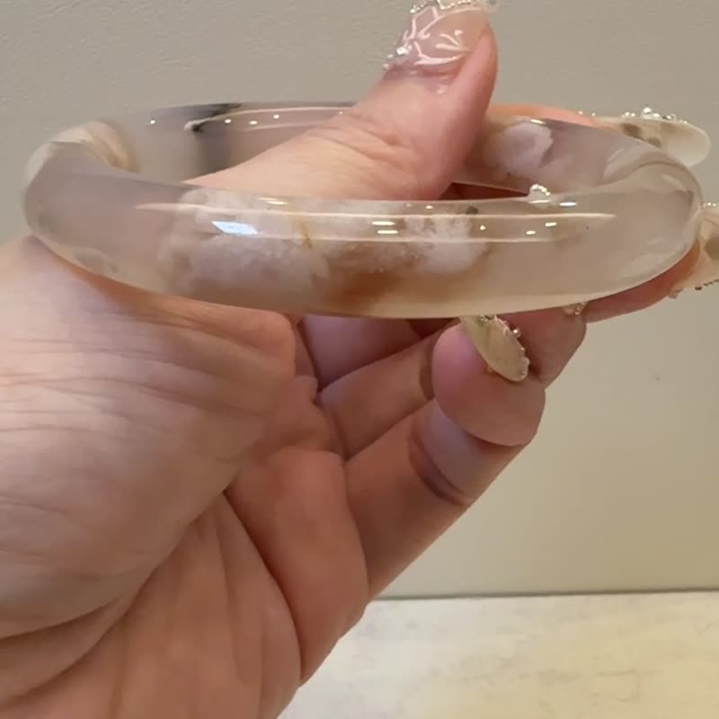 櫻花瑪瑙手鐲 瑪瑙手鐲冰底水中成形花帶水墨水草意境圈口55/56 - 手鍊/手環 - 玉石 