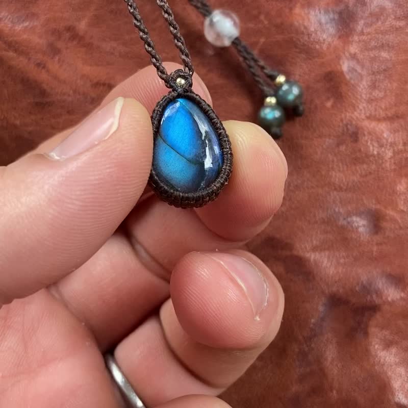 -Sparkling- Labradorite macrame necklace - Necklaces - Stone Blue