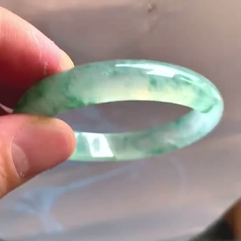 冰種玉鐲 天然翡翠玉鐲 A玉 手鐲 • 冰種熒光薄荷綠翡翠貴妃鐲 - 手鍊/手環 - 玉石 綠色