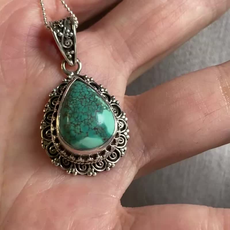 Natural turquoise pendant necklace Nepal handmade 925 sterling silver - สร้อยคอ - หยก สีเขียว