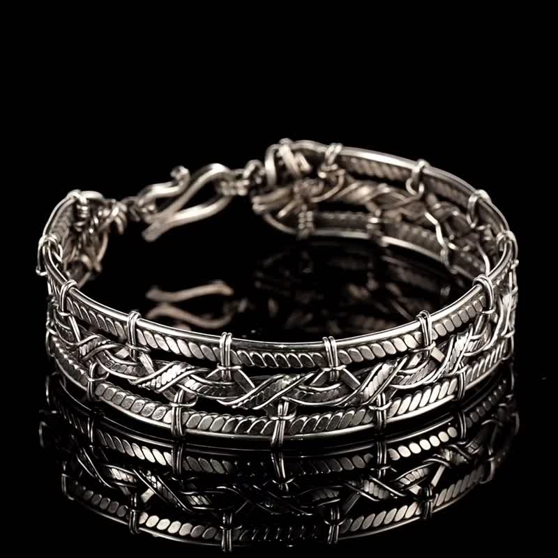 Unique wire wrapped nickel silver bracelet bangle 28th Wedding Anniversary gift - 手鍊/手鐲 - 其他金屬 銀色
