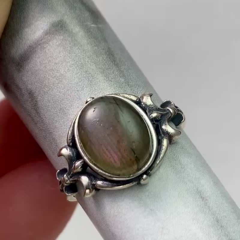 特價中透紫光拉長石925銀戒指 - 戒指 - 水晶 紫色