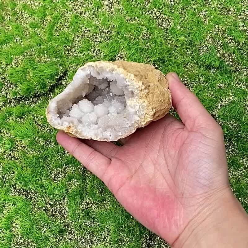 招財改運-天然原礦瑪瑙小白水晶爆晶花球洞 水晶花球 消磁 療癒 - 擺飾/家飾品 - 水晶 多色