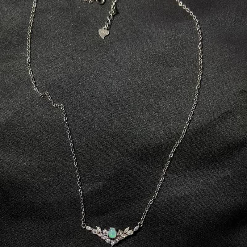 s925 opal necklace. Bay Leaf Opal Necklace S925 Sterling Silver Necklace - สร้อยคอ - เครื่องประดับพลอย 