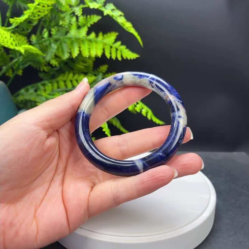 獨特藍紋玉手鐲 57MM 異象飄紅紋星際藍 藍紋石圓條手環 舒緩心情 - 手鍊/手鐲 - 半寶石 