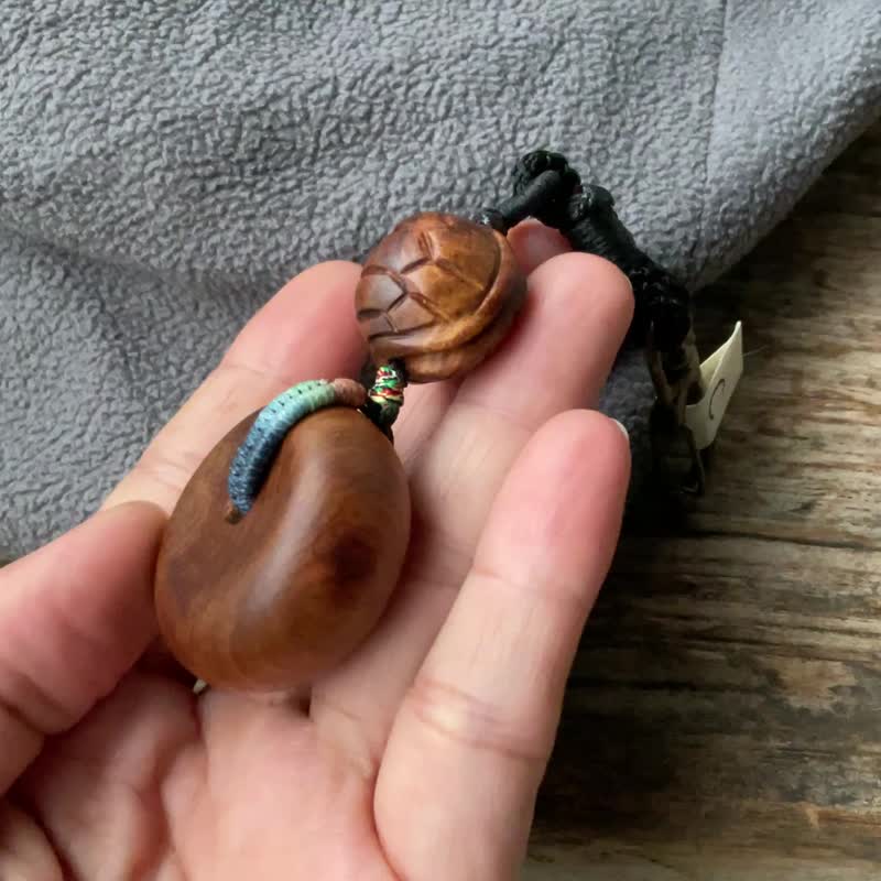 【平安龜來】肖楠木吊飾 鑰匙圈 背包掛飾 - 鑰匙圈/鑰匙包 - 木頭 多色