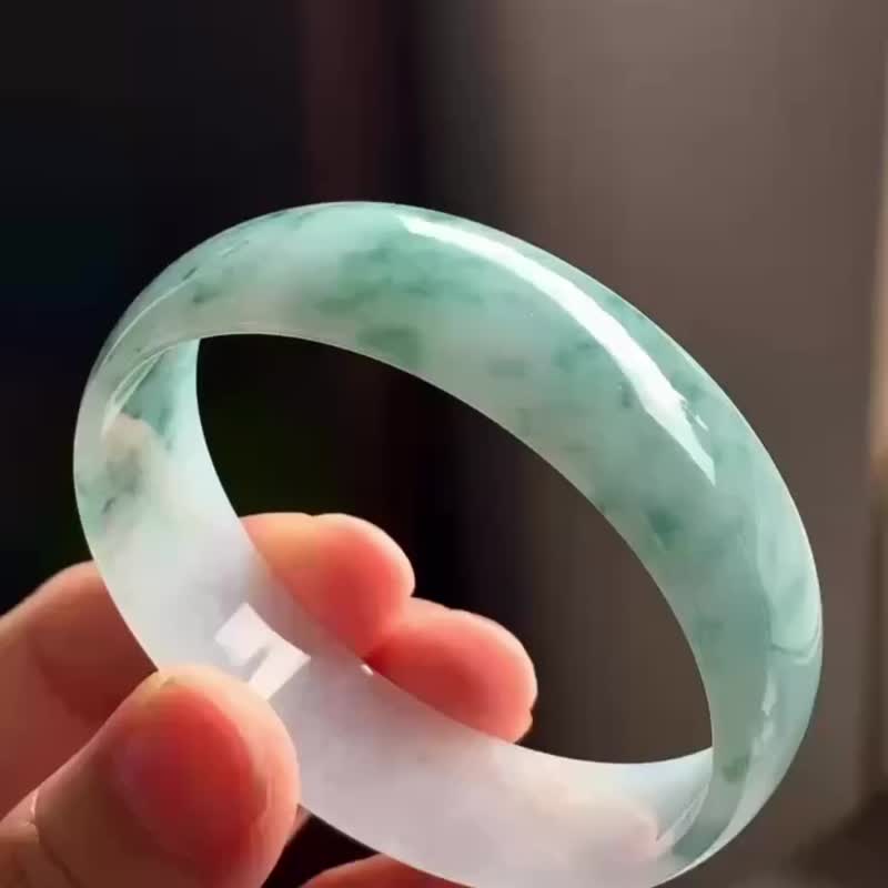 冰種翡翠天然翡翠玉鐲A玉手鐲 玉鈪 • 糯冰種牛奶飄花翡翠方鐲 - 手鍊/手環 - 玉石 綠色